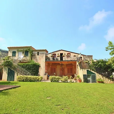 Nyaraló Luxurious Mansion In Near Sea *